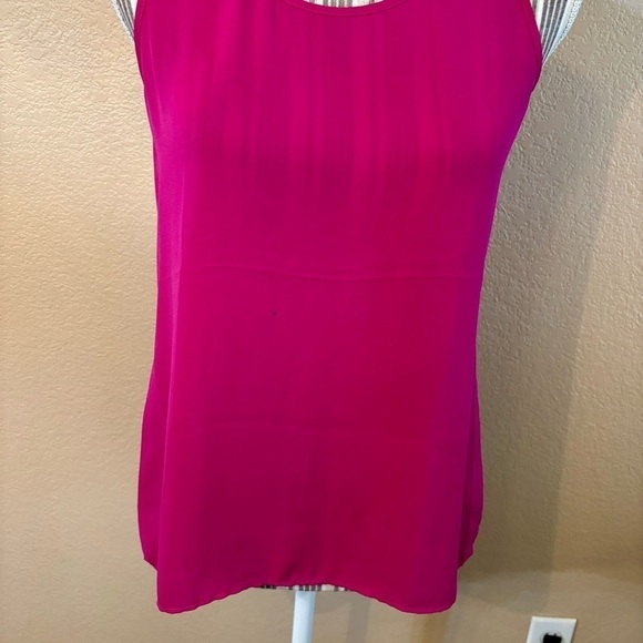 Express Top XS Fuchsia Pink Sleeveless Round Neck Open Back Flowy Tunic Hi-Low - Picture 4 of 14